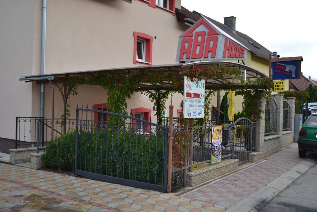 Liptovský Mikuláš Penzion Abahouse מראה חיצוני תמונה