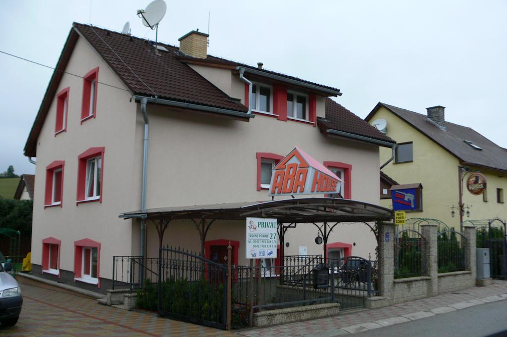 Liptovský Mikuláš Penzion Abahouse מראה חיצוני תמונה