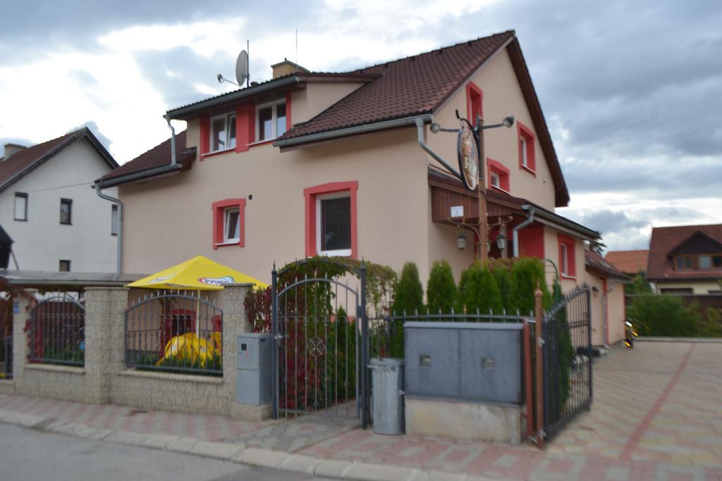 Liptovský Mikuláš Penzion Abahouse מראה חיצוני תמונה